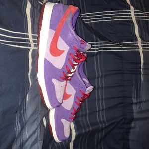 Dunk low plums